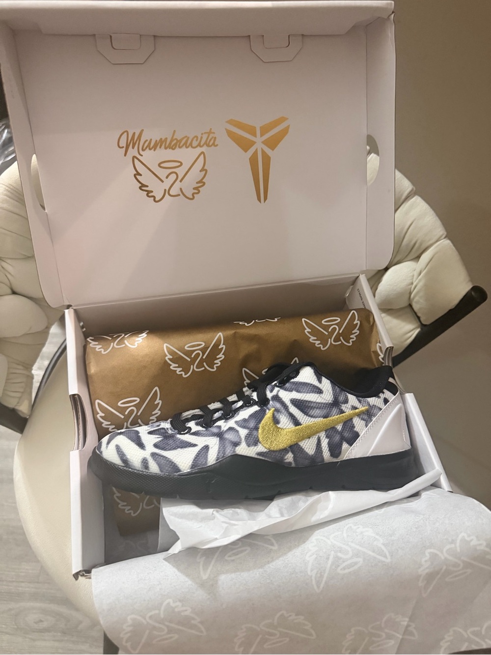 Kids Sneakers in White, Black & Gold - Kobe Mambacita Tribute size. 3y